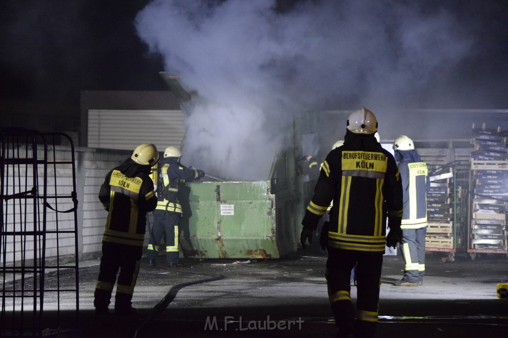 Feuer Papp Presscontainer Koeln Hoehenberg Bochumerstr P042.JPG - Miklos Laubert